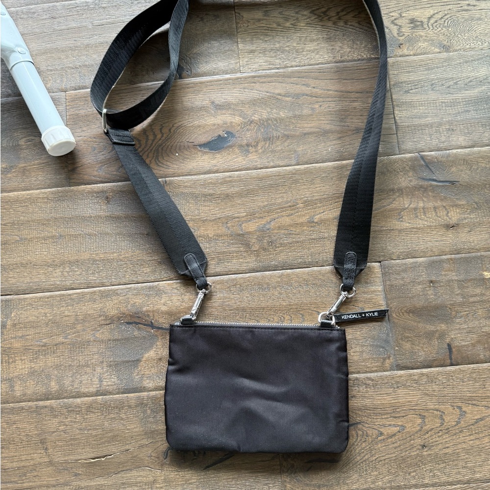 Kendall + Kyle Black Crossbody Bag - Picture 3 of 11